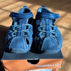 Kids Merrell Hydro Hiker size 6. Navy/Grn, great condition.